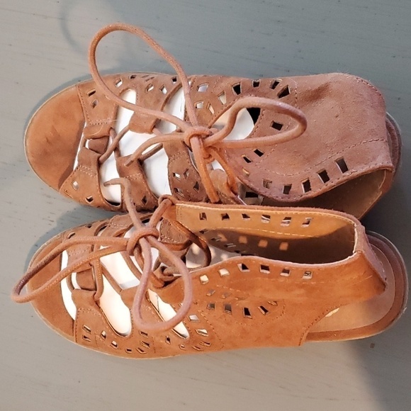 SO-  Lace Up Cut Out Block Heels Cage Sandal Brown Faux Suede Boho NEW! Sz.7 - Picture 3 of 7